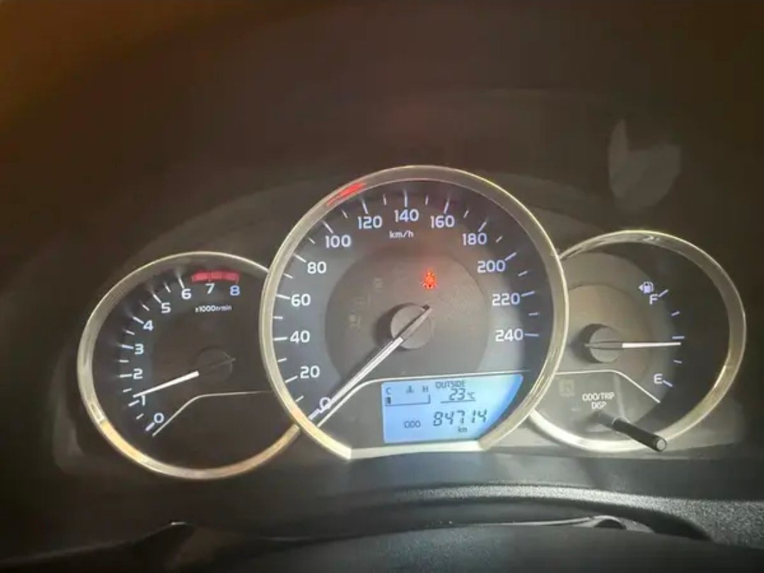 2018 Toyota Corolla GLi Manual - White |84,000 km Cars in Islamabad
