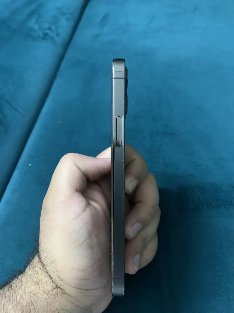 Apple iPhone 12 pro Mobile Phones in Lahore