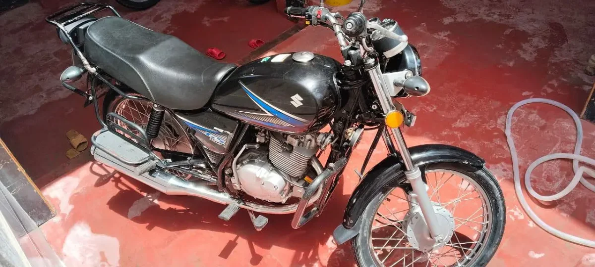 Suzuki GS 150 motorcycle used 10 by 10 condition