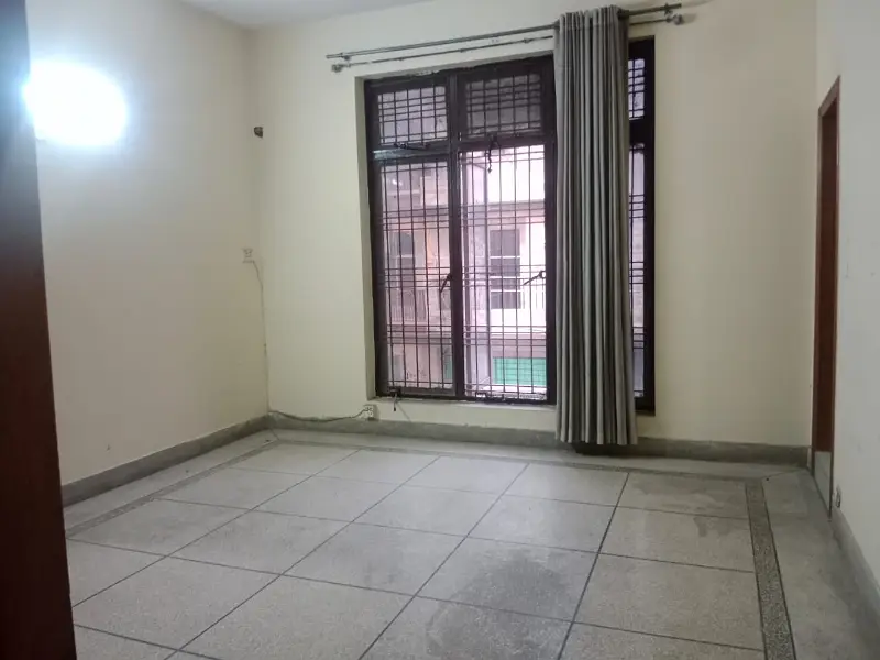 Beautifull Facing Park Double Story House For Sale For Sale in Lahore