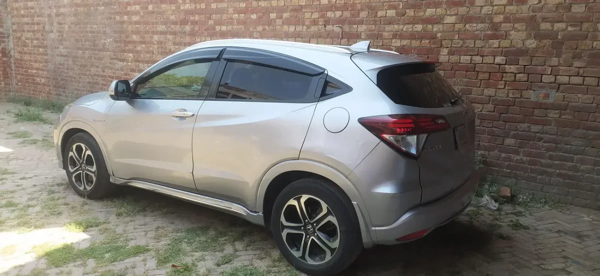 Honda Vezel 2017 Cars in Lahore