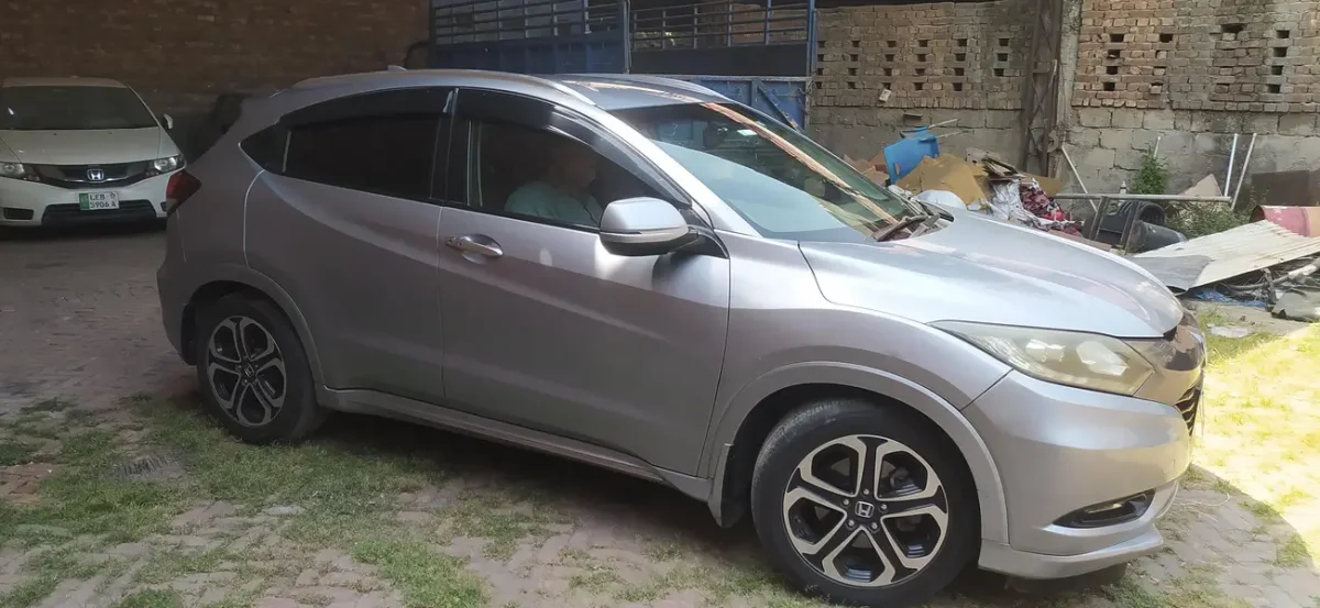 Honda Vezel 2017 Cars in Lahore