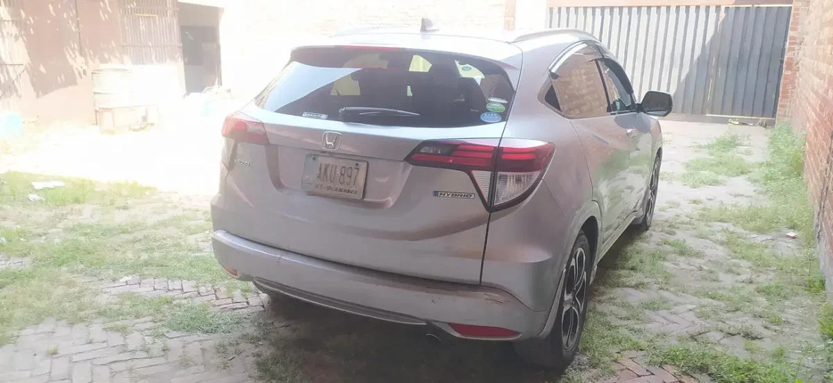Honda Vezel 2017 Cars in Lahore