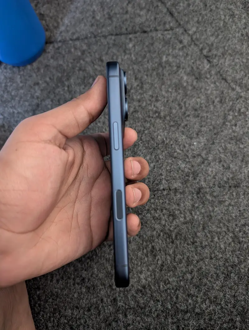 New iphone 17 pro 512gb deep blue just box open Mobile Phones in Lahore