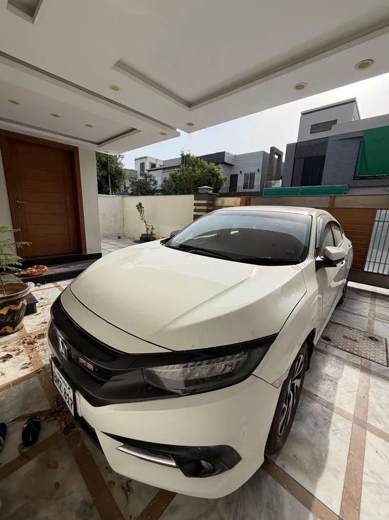 Honda Civic VTi Oriel 2018 Cars in Lahore