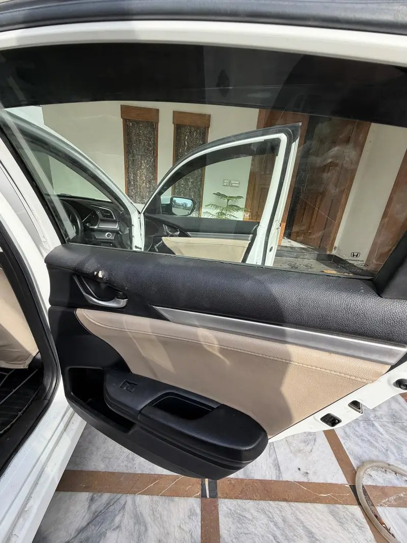 Honda Civic VTi Oriel 2018 Cars in Lahore