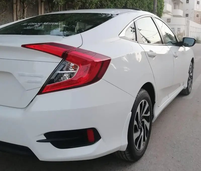 Honda Civic 1.8 I-VTEC Oriel MODEL 2016 END REG 2017 (100%Original)