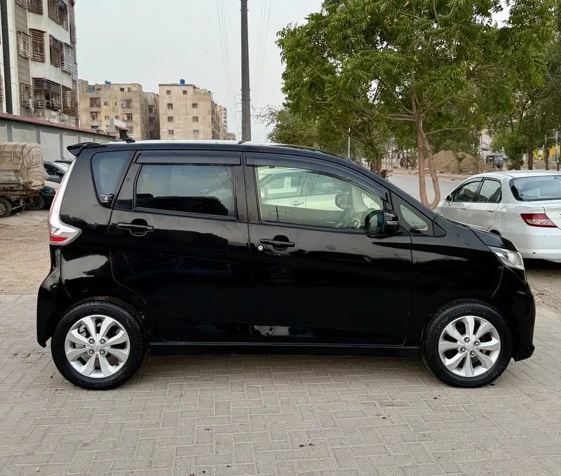 Nissan highway star. Model 16 Reg 17. top of the variant.