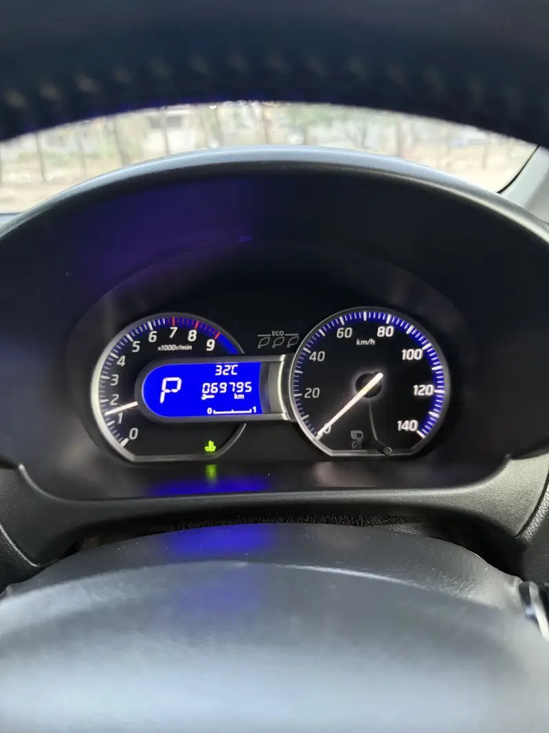 Nissan highway star. Model 16 Reg 17. top of the variant.