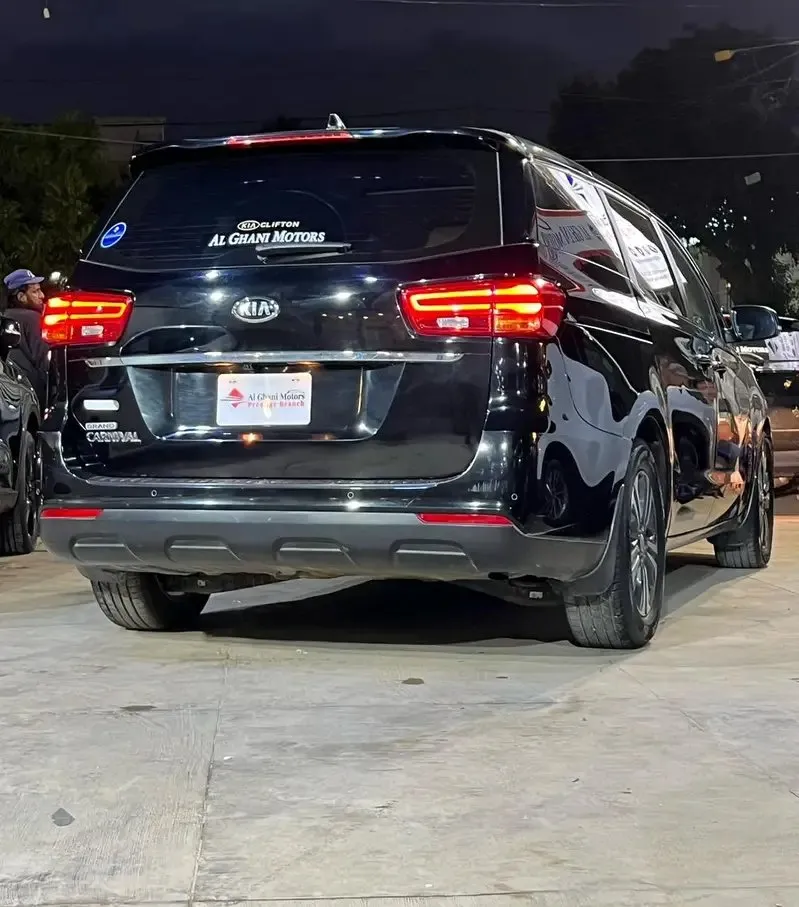 Kia Grand Carnival Model 2019 Cars in Karachi - AuctionHaulPK.com