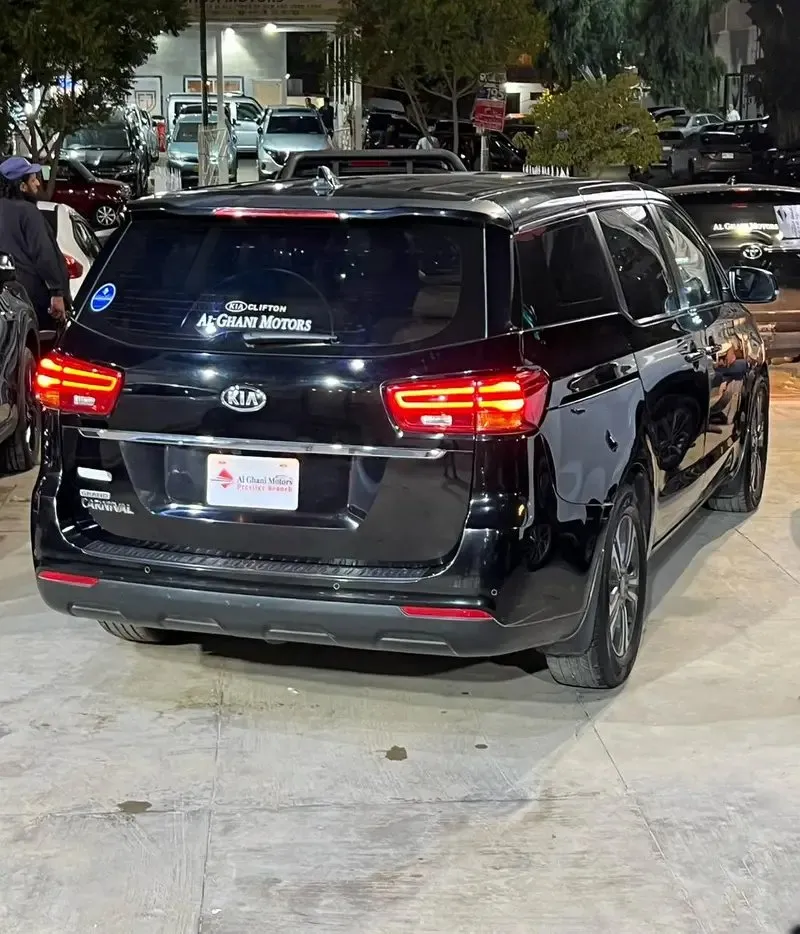Kia Grand Carnival Model 2019 Cars in Karachi - AuctionHaulPK.com