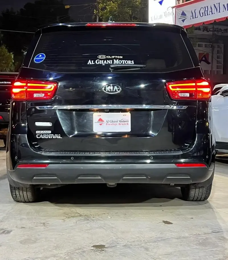Kia Grand Carnival Model 2019 Cars in Karachi - AuctionHaulPK.com