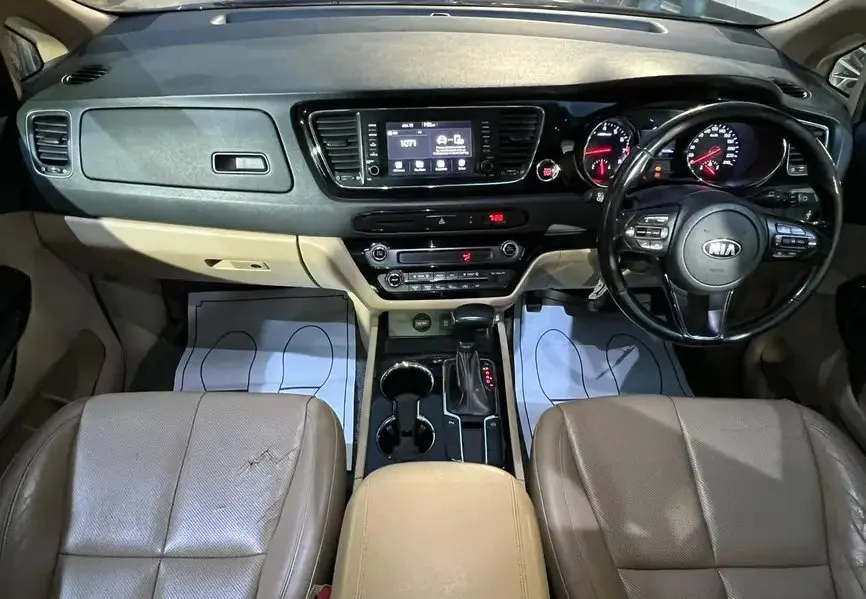 Kia Grand Carnival Model 2019 Cars in Karachi - AuctionHaulPK.com