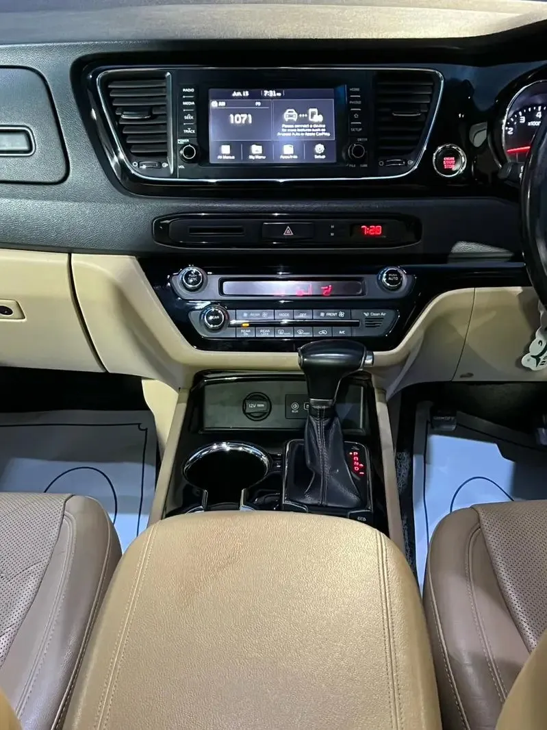 Kia Grand Carnival Model 2019 Cars in Karachi - AuctionHaulPK.com