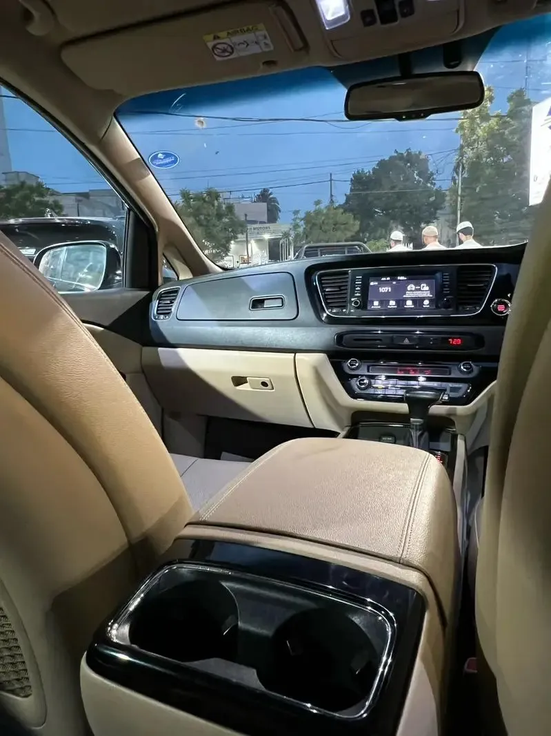 Kia Grand Carnival Model 2019 Cars in Karachi - AuctionHaulPK.com