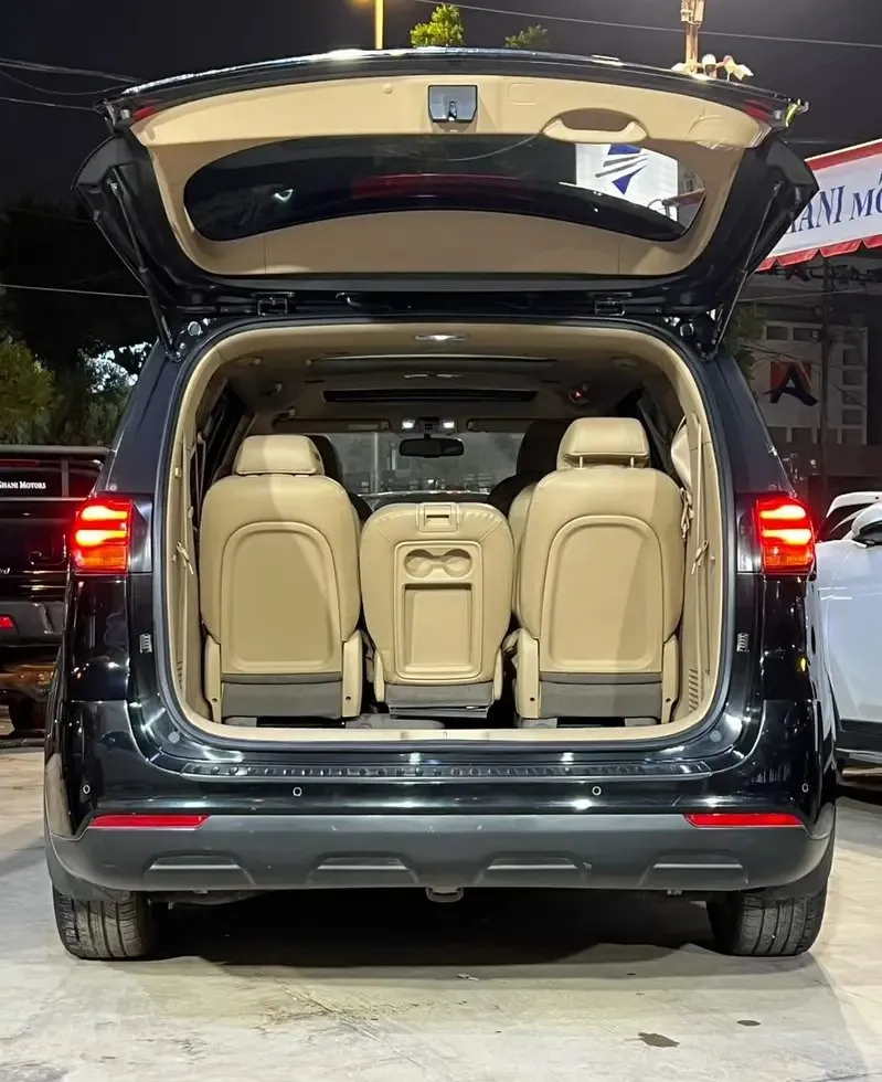 Kia Grand Carnival Model 2019 Cars in Karachi - AuctionHaulPK.com