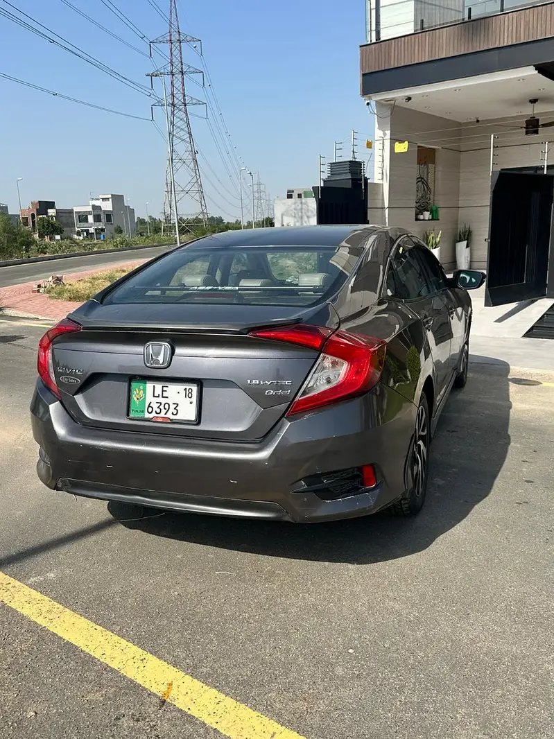 Honda Civic Oriel 1.8 I-vtec Cvt 2017 Model Cars in Lahore - AuctionHaulPK.com