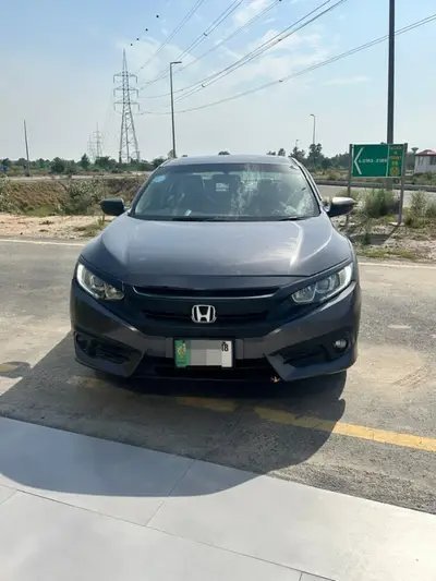 Honda Civic Oriel 1.8 I-vtec Cvt 2017 Model Cars in Lahore - AuctionHaulPK.com