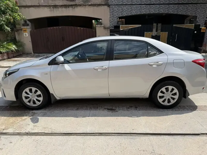Toyota Corolla Gli 2016 Cars in Lahore - AuctionHaulPK.com