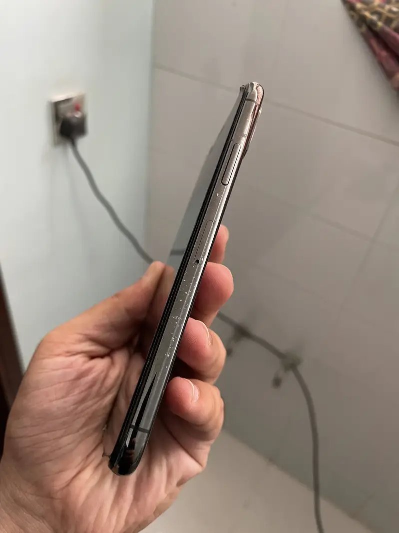 Apple iPhone XS Mobile Phones in Karachi - AuctionHaulPK.com