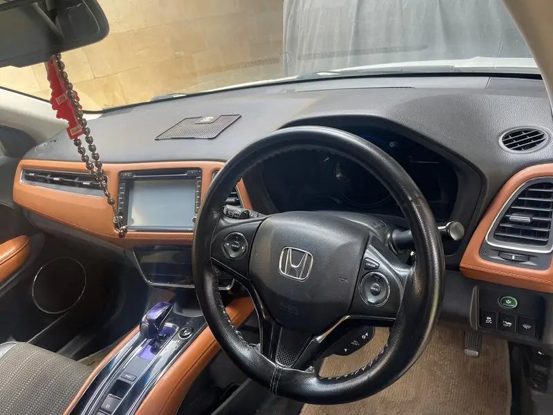 Honda Vezel Hybrid Z 2015 Cars in Karachi - AuctionHaulPK.com