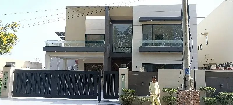 Kanal Facing Park Modern Design Beautiful House