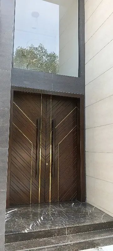 Kanal Facing Park Modern Design Beautiful House For Sale in Lahore - AuctionHaulPK.com