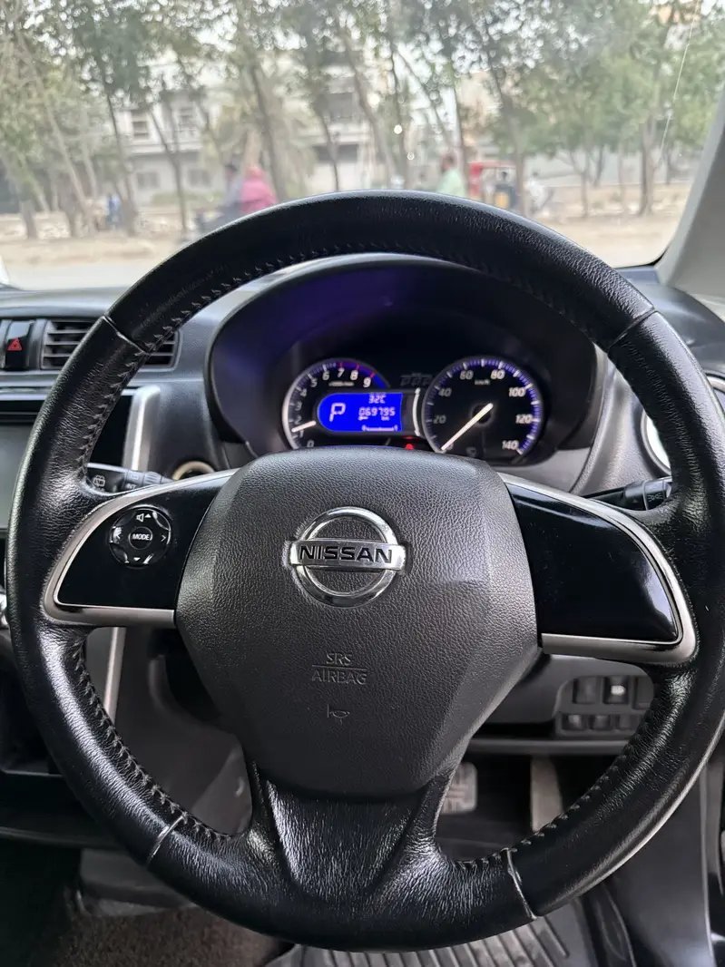 Nissan highway star. Model 16 Reg 17. top of the variant. Cars in Karachi - AuctionHaulPK.com