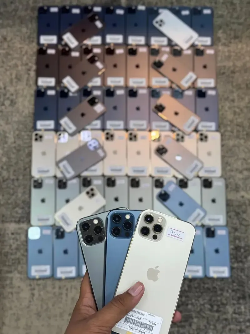 Apple Iphone 11 - 12 - 13 - 14 - 15 - 16 - 17 | Pro And Pro Max Series Mobile Phones in Karachi - AuctionHaulPK.com