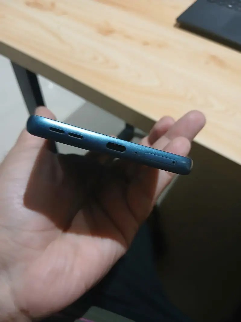 Motorola Edge 50 Fusion 8gb/256gb Dual Sim (mint Condition) Mobile Phones in Karachi - AuctionHaulPK.com