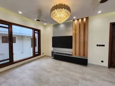 House In Dha Phase 4 For Sale in Karachi - AuctionHaulPK.com