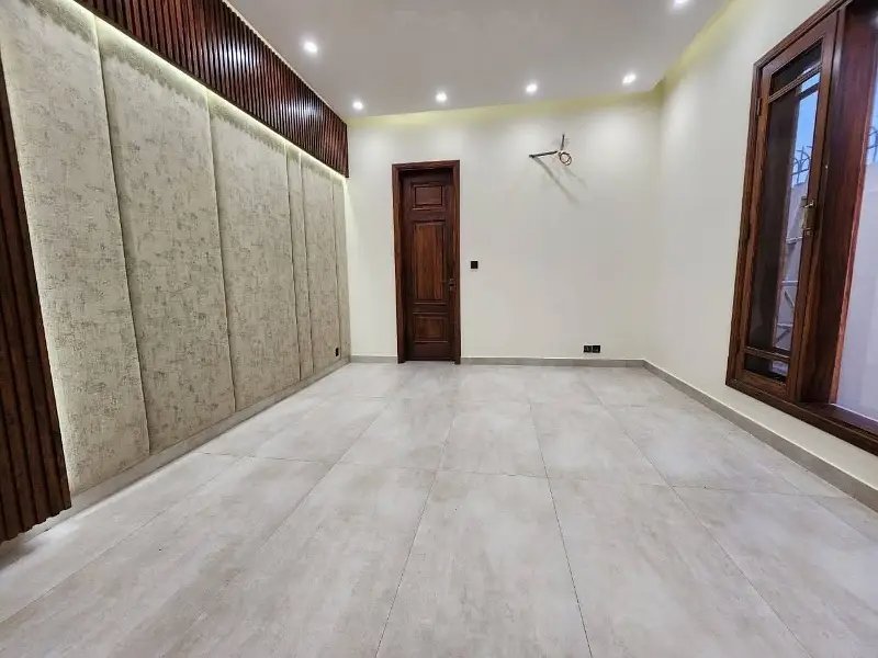 House In Dha Phase 4 For Sale in Karachi - AuctionHaulPK.com