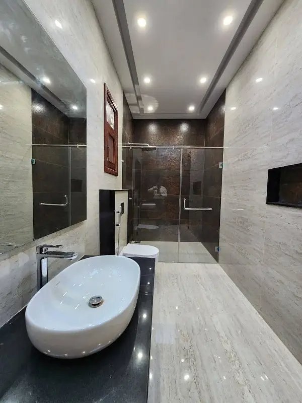 House In Dha Phase 4 For Sale in Karachi - AuctionHaulPK.com