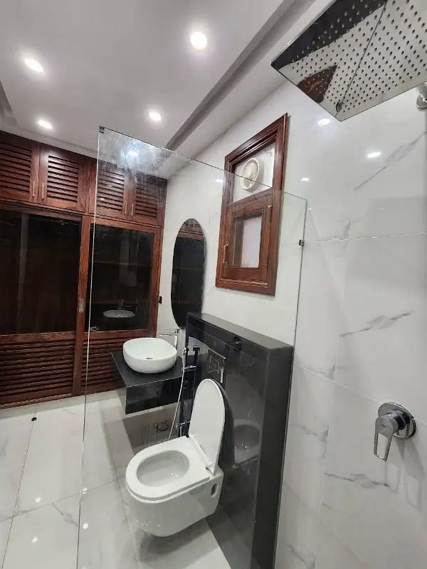 House In Dha Phase 4 For Sale in Karachi - AuctionHaulPK.com