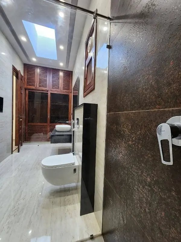 House In Dha Phase 4 For Sale in Karachi - AuctionHaulPK.com