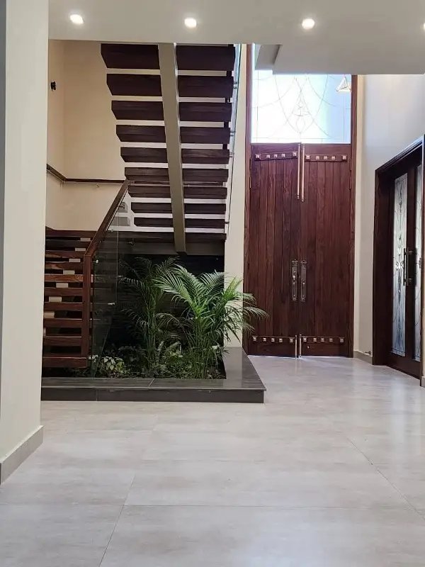 House In Dha Phase 4 For Sale in Karachi - AuctionHaulPK.com